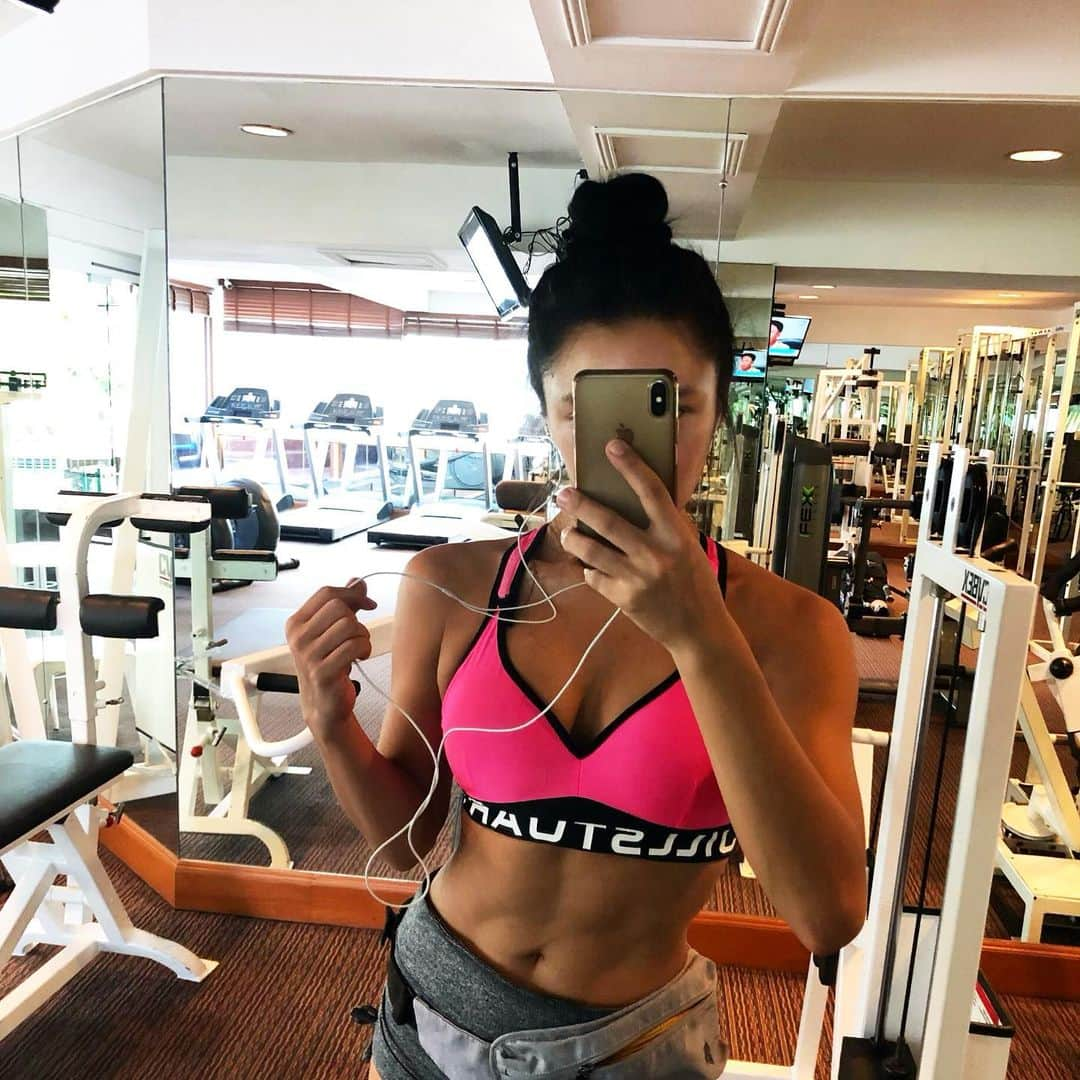 Areum Jungさんのインスタグラム写真 - (Areum JungInstagram)「Hotel gym in this morning 😃😃😃. . . 호텔헬스장 아침 🤗🤗. . . #운동 #운동여행 #정아름 #질스튜어트뉴욕」8月29日 13時31分 - areumjung