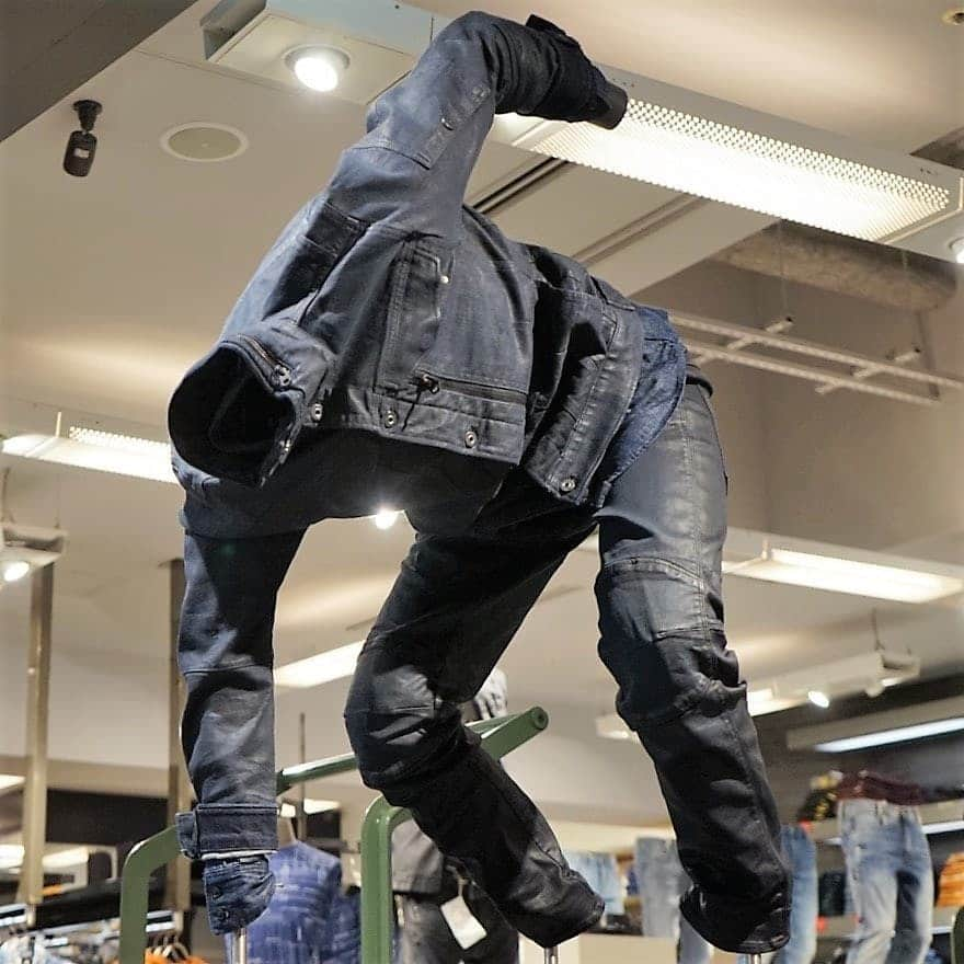 G-Star RAW Japanさんのインスタグラム写真 - (G-Star RAW JapanInstagram)「. . 【NEW ARRIVALS】 . CITISHIELD SLIM JACKET No.D14497-A670-A882 . CITISHIELD SLIM SHIRT No.D14063-D013-082 . 5620 3D SLIM JEANS No.51025-8968-A887 . G-Star RAWストアで展開中！ . #GStarRAW #ジースターロウ #GStarRAWjapan #新作 #newarrival #ジーンズ #デニム #立体裁断 #3dデニム #jeans #denim #Citishield #シティライフ #都会 #city #こだわり #デザイン #コーディネート #ファッション #スタイリッシュ #gstarrawstore_namba #なんばパークス #NAMBAPARKS #大阪 #難波」8月29日 13時35分 - gstarraw_jp