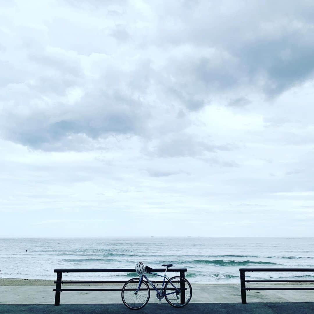 奇妙礼太郎さんのインスタグラム写真 - (奇妙礼太郎Instagram)「GIANTの人におすすめの場所きいてきた。自転車かりて七ヶ浜町。 #giant」8月29日 13時36分 - reitaro_strange