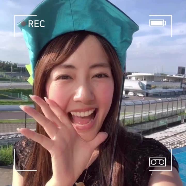 うえむらちかのインスタグラム：「#オランウータンタイム ﻿ #私はどこにいるでしょう？﻿ ﻿ SNOWのVlogで #夏の思い出 を撮影してみました📸﻿ ﻿ ヒントはサーキット🏎💨﻿ めちゃくちゃいい天気だったー☀️﻿ ﻿ 答えが知りたい方はswipe☞してね💕﻿ ﻿ ﻿ #旅 #旅女 #タビジョ﻿ #旅スタグラマー﻿ #snowcam #vlog ﻿ #todaymood #PR #summer ﻿ #summervacation﻿ #まだまだ夏休み﻿ #ちか旅」
