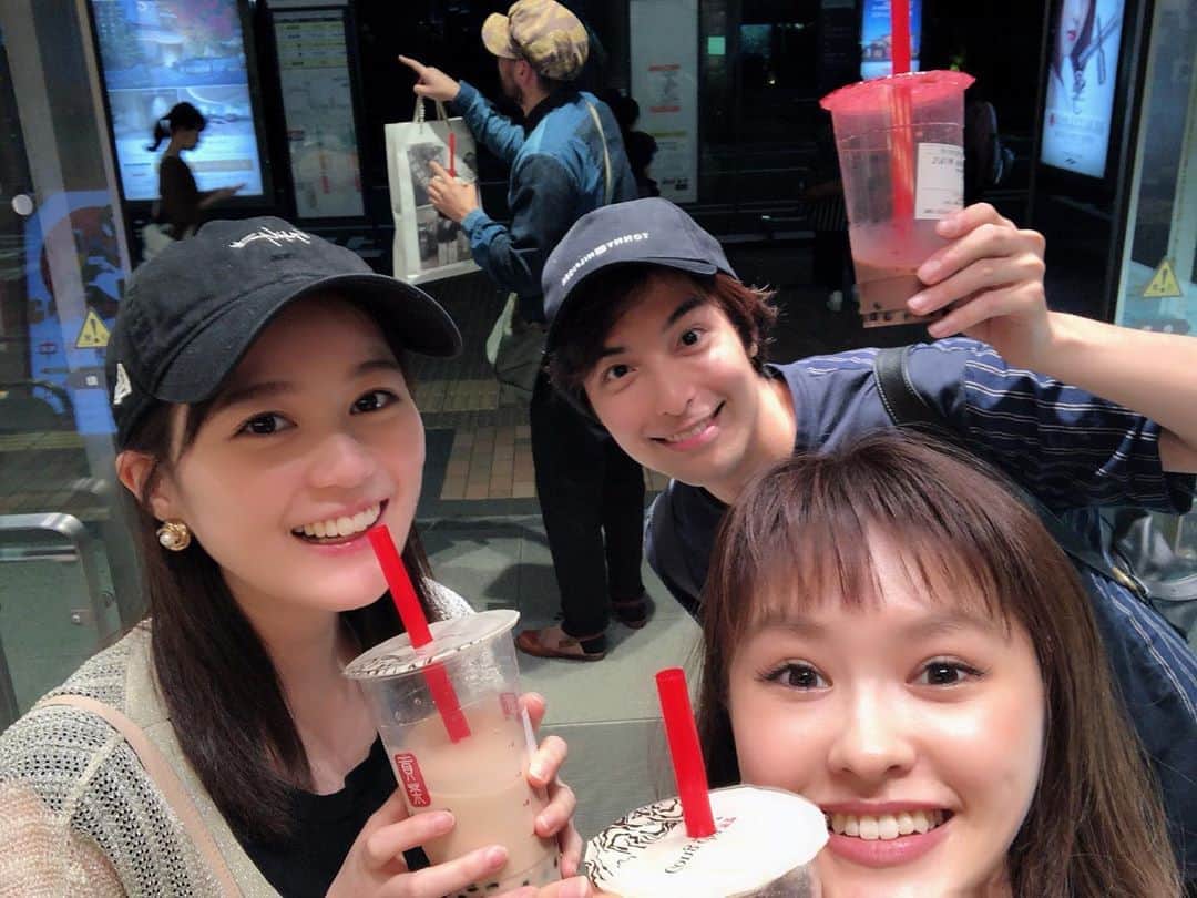 昆夏美さんのインスタグラム写真 - (昆夏美Instagram)「. 🐣タピ活🐣 福岡でのとある日、 #ゴンチャ 初挑戦の 光夫さんと海宝くんと タピオカ好きの生ちゃんと♡ 私はいつもウーロンタピオカミルクティー🤤 . 福岡で飲んで感動した #モッチャム にさやちゃんと東京で♡ 沖縄黒糖ミルク美味しすぎ🤤」8月29日 14時04分 - konnatsumi