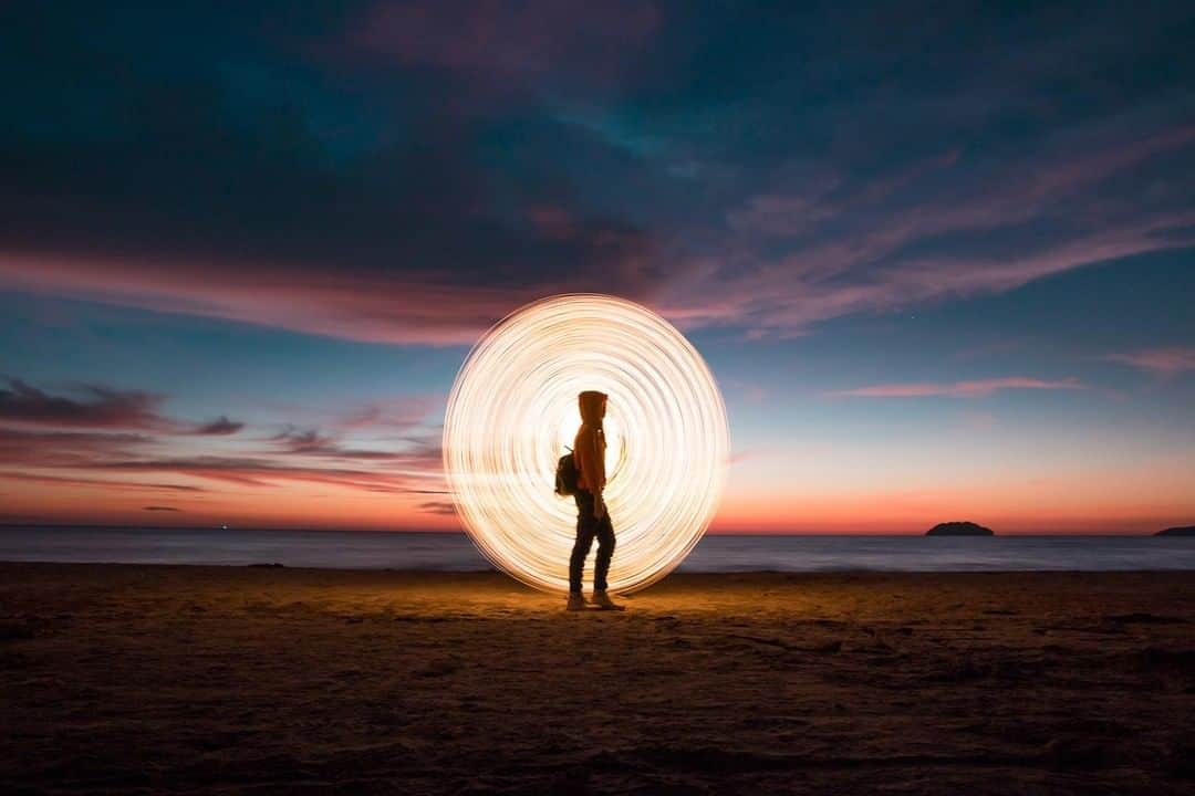 Canon Asiaのインスタグラム：「“I’ve always been eager to try long exposure photography so my friends and I came up with the idea of doing steel wool photography at Tanjung Aru Beach, one of the most popular places to view the sunset in Sabah. Although we were missing some equipment for the shoot, we substituted steel wool with the fairy lights I always carry around, and were surprisingly happy with the result!” . To achieve the best results in steel wool photography, do prepare a steady tripod to ensure that your camera will be stable! 💪 . 📷 Image by @herbon_photos shot using the Canon EOS 80D | f/8 | 10s | ISO 100 | 17mm  Want your photos to be featured too? Tag them with #canonasia or submit them on My Canon Story, link in bio!  #canonasia #photography #fairylights #fairylightsphotography #sunset #sunsetphotography #longexposure #tanjungaru #kotakinabalu #sabah」