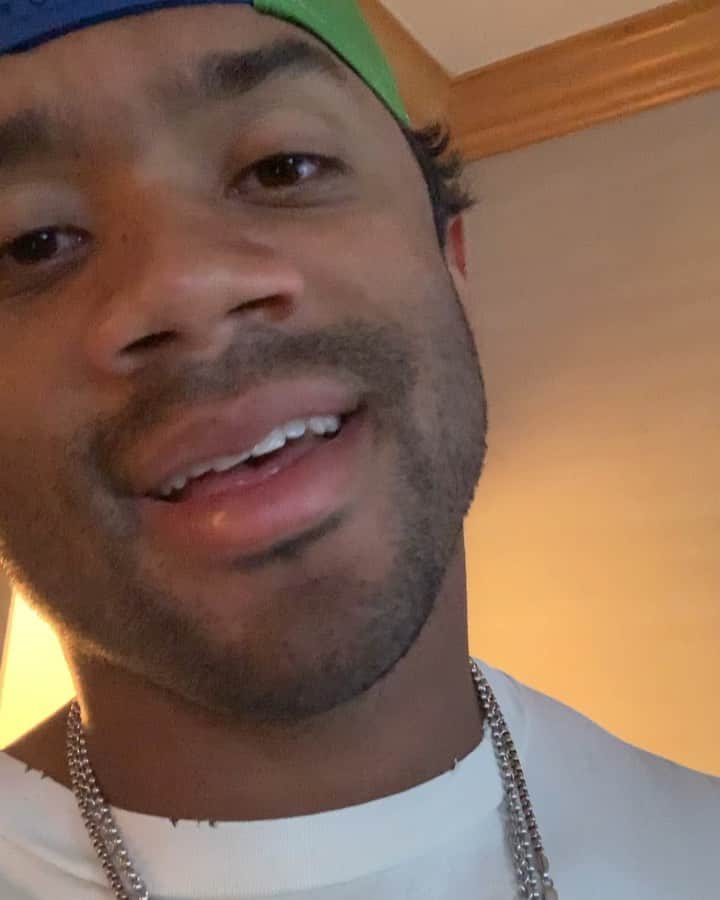 ラッセル・ウィルソンのインスタグラム：「I Thank You Lord! 🙏🏾」