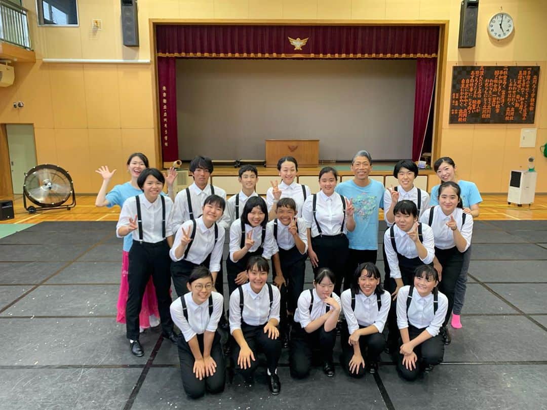 浅田真央さんのインスタグラム写真 - (浅田真央Instagram)「立川ろう学校の皆さん本当に素晴らしかったです！毎日諦めず一生懸命、練習した成果でした！ 子供達の笑顔が忘れられません！ そして、タップを指導してくださった、HIDEBOH先生、Yuko先生、Emi先生、ありがとうございました！サポートしてくださった、スタッフの皆さま、立川ろう学校の先生方、ご家族の皆さま、Ontenna開発チームの皆さま、ありがとうございました！」8月29日 14時13分 - maoasada2509