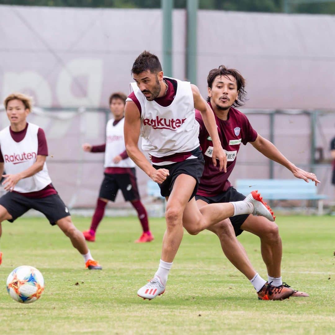 のインスタグラム：「試合の準備は今日も続いています！🏃🏻‍♂️⚽️ Preparing for the upcoming match! 🏃🏻‍♂️⚽️ . #vissel #visselkobe #ヴィッセル神戸 #WeAreKobe #一致団結 #Kobe #神戸 #JLeague #Jリーグ #札幌」