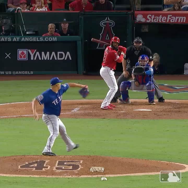 デライノ・デシールズ・ジュニアのインスタグラム：「An 🍎 a day keeps the homers away. 🤷🏽‍♂️ #togetherwe」