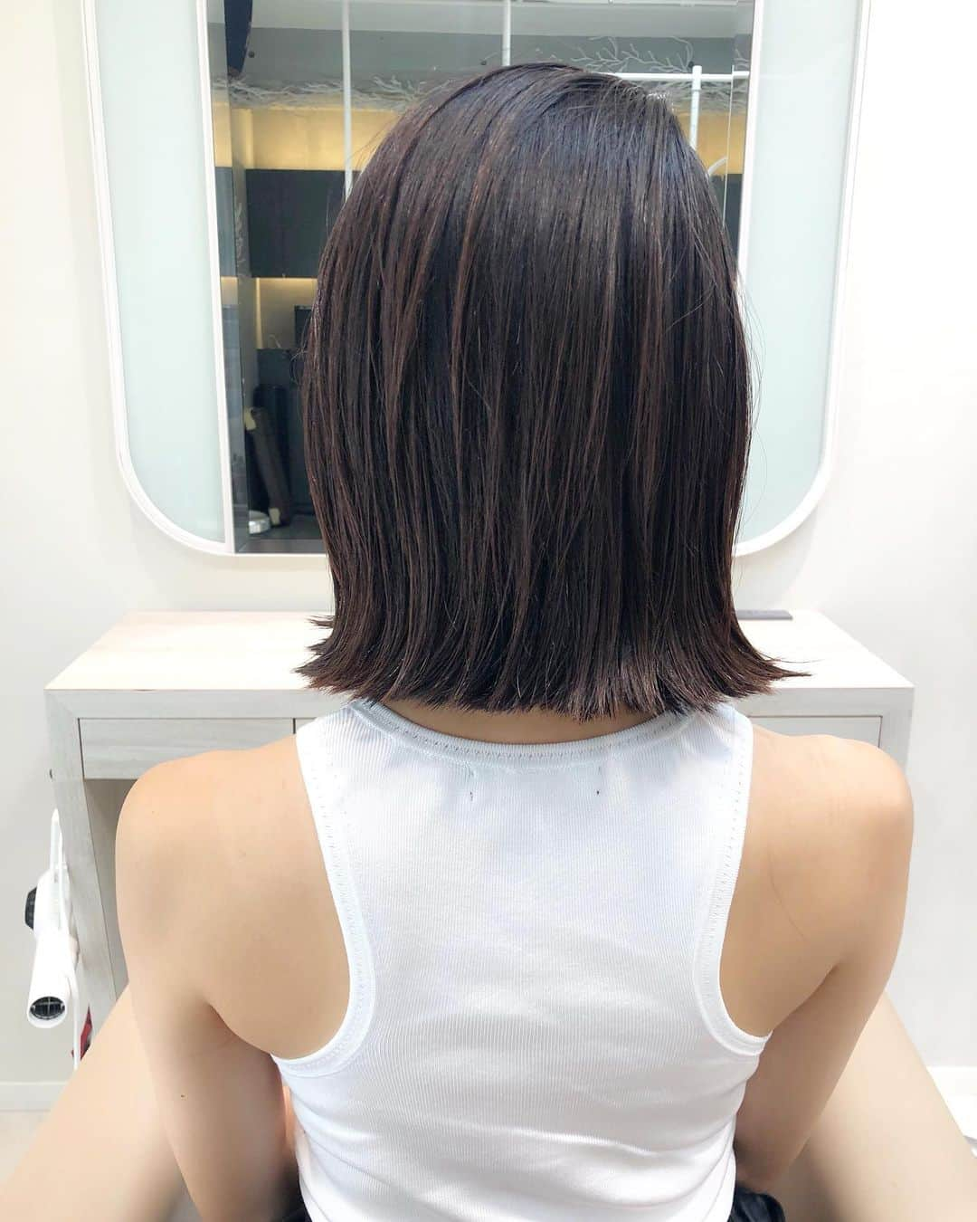 熊澤枝里子さんのインスタグラム写真 - (熊澤枝里子Instagram)「ちょっとイメチェン💇‍♀️ ハンサムウーマンに憧れて✨ ・ 好きなスタイルに会いやすい髪型に✨ CanCamモデルだった19歳から知ってる冬木さん @fuyusin にこんなファッションが好きだな！って伝えて似合う髪型にしてもらいました😊 めっちゃ気に入りました！ ありがと〜う🙏✨ ・ ・ 実はここ2.3年服を全然新調してなかったの。 最近またむくむくファッション魂が湧いてきたからいっぱい楽しもーっと！✨ ・ ・ #sui #表参道 #ヘアカット ✂️ #イメチェン」8月29日 14時48分 - kumazawa_eriko