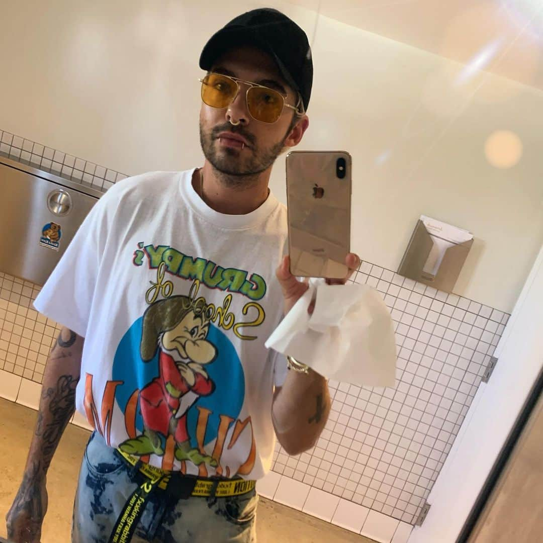 ビル・カウリッツさんのインスタグラム写真 - (ビル・カウリッツInstagram)「went furniture shopping today! this is during my pee break」8月29日 14時49分 - billkaulitz