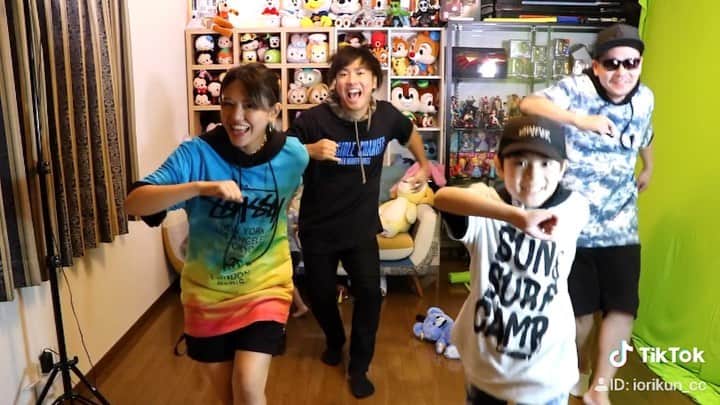 のインスタグラム：「SHUTA&HONEY'sの皆様とTikTokで流行した曲とダンスをRIMEXしてまとめて踊ってみました\(//∇//)\ #いおりくんtv #しぃしぃtv #tiktok #tiktokjapan #踊ってみた #ダンス #流行 #流行り #dance #小学生 #キッズ #楽しい #笑顔 #嬉しい #大好き #ダンス動画」