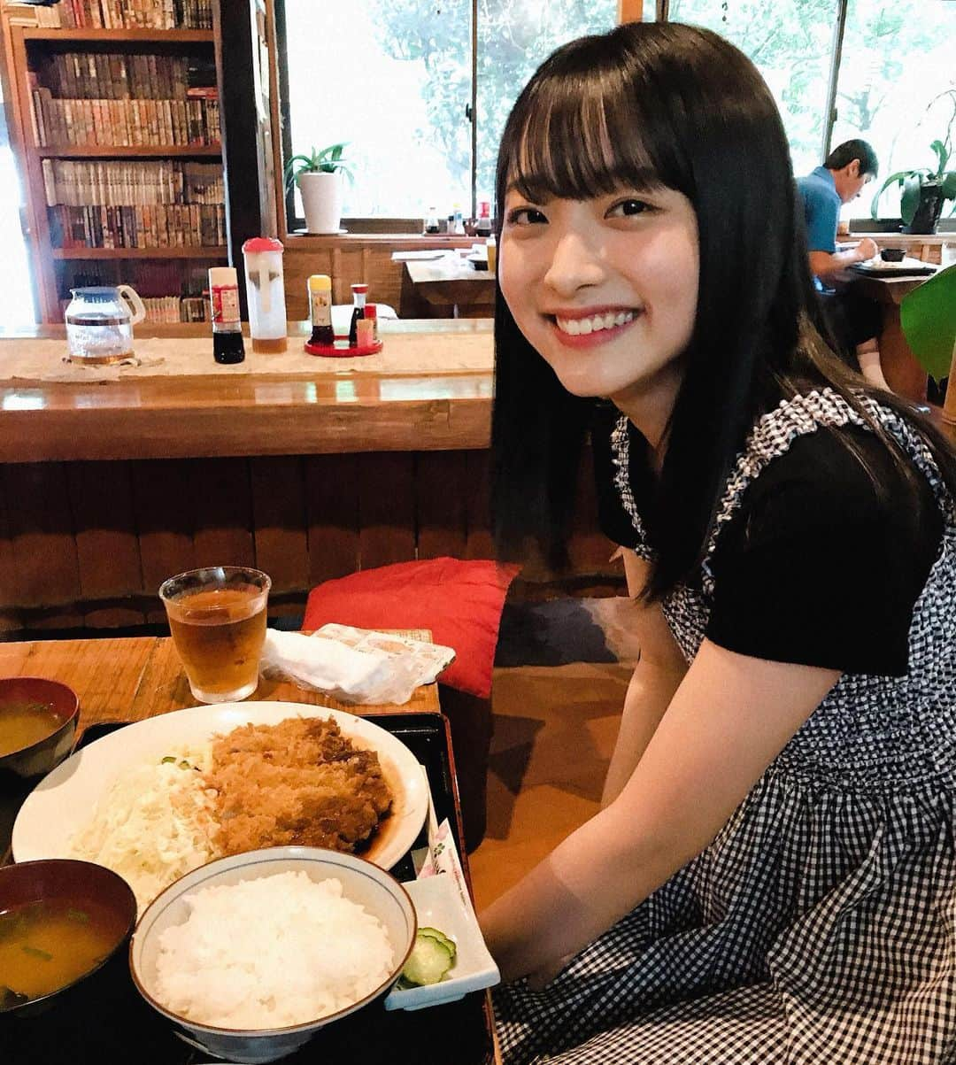 清原梨央さんのインスタグラム写真 - (清原梨央Instagram)「落ち着く雰囲気の定食屋さん🥢 ボリューミーで美味しかった〜〜！けどさすがに食べ切れなかった〜〜！！ お父さんがフードファイターしてくれたよ🏋🏻‍♂️ ・ #とんかつ #定食屋さん  #ごはん記録」8月29日 15時14分 - ___rioky001114