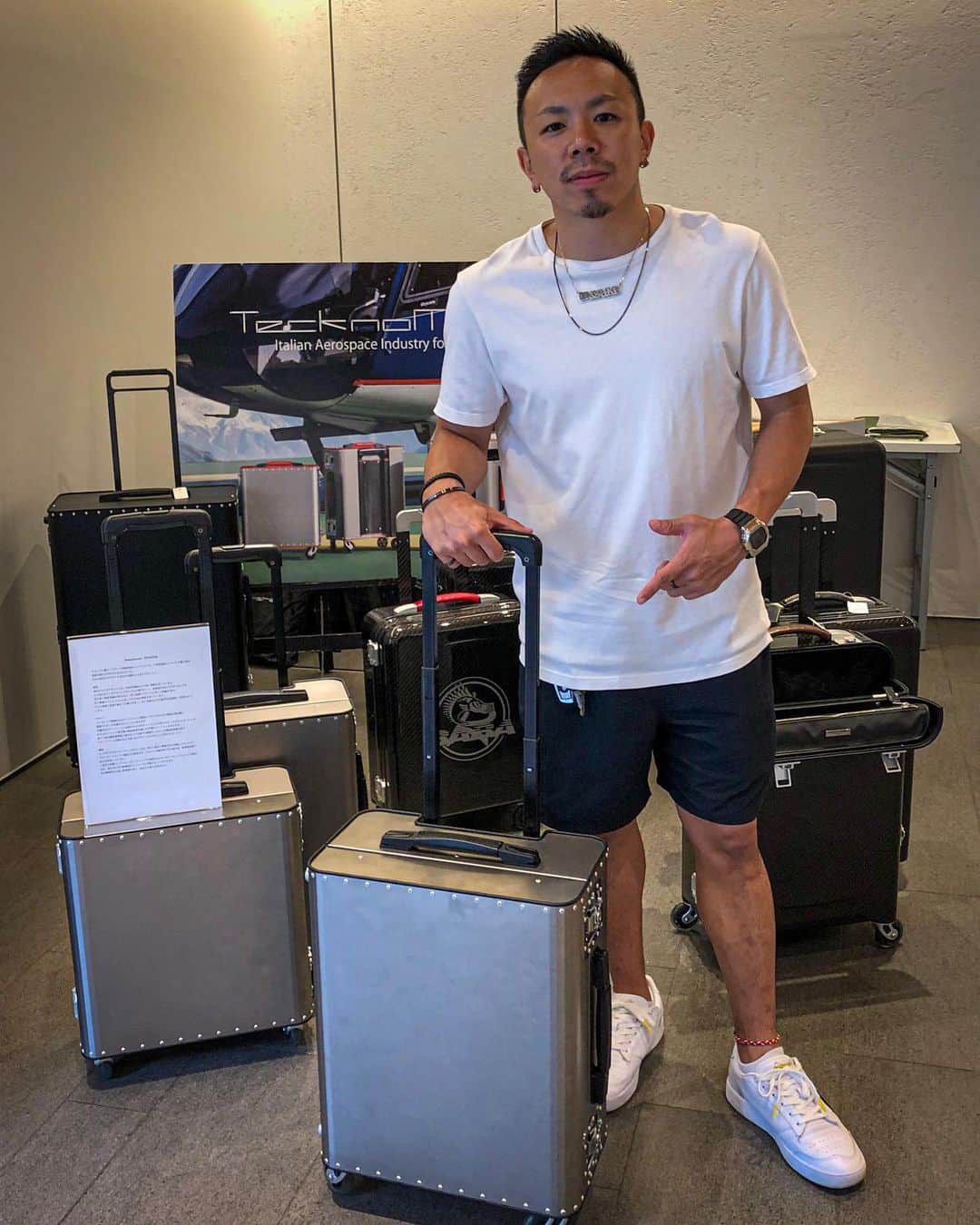 のインスタグラム：「Thank you for support @tecknomonster Japan🙏🏽 #bboytaisuke #teckmonsterjapan #travellife」