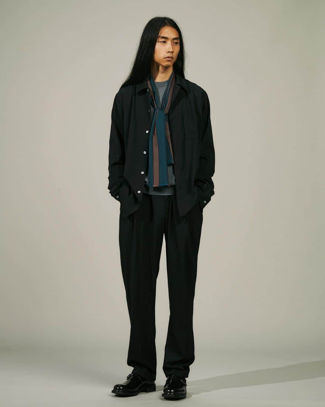 のインスタグラム：「"BEST LOOKS for Upcoming Autumn in 2019" トロミのある素材を使ったシャツは、同素材のパンツを合わせればセットアップとしても着ていただけます。  #UnitedArrows #UnitedarrowsMen #Autumn2019 #look #mando」