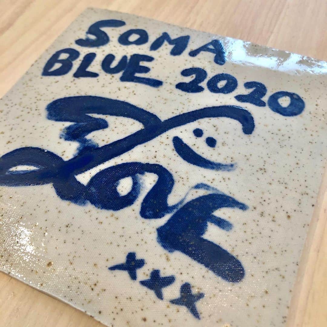 LOVEさんのインスタグラム写真 - (LOVEInstagram)「「アート×生命×社会」について共通の言語「青」という色で語ってみようという試み。  200年ぶりの大発見、100%紫外線をはじく新しい青の顔料インミンブルーを使った「SOMA BLUEプロジェクト」を私が始めた同じ頃、生物学者の福岡先生もこの青に注目されてたんですって🙄  明日、渋谷Hikarieカンファランスで対談トークイベント19:00〜！ ※お席あり チケット https://somablue.peatix.com/view  PS 去年は、SOMABLUE絵の具の実現、みなさま本当にありがとうございました！新たな夢の実現プロジェクトが明日始動します😊あー、緊張する！！ ワクワクドキドキ💓  #yinmnblue  #SOMABLUE #永遠に色あせない青 #色あせない希望を残したいよね」8月29日 15時35分 - loveyanen_official