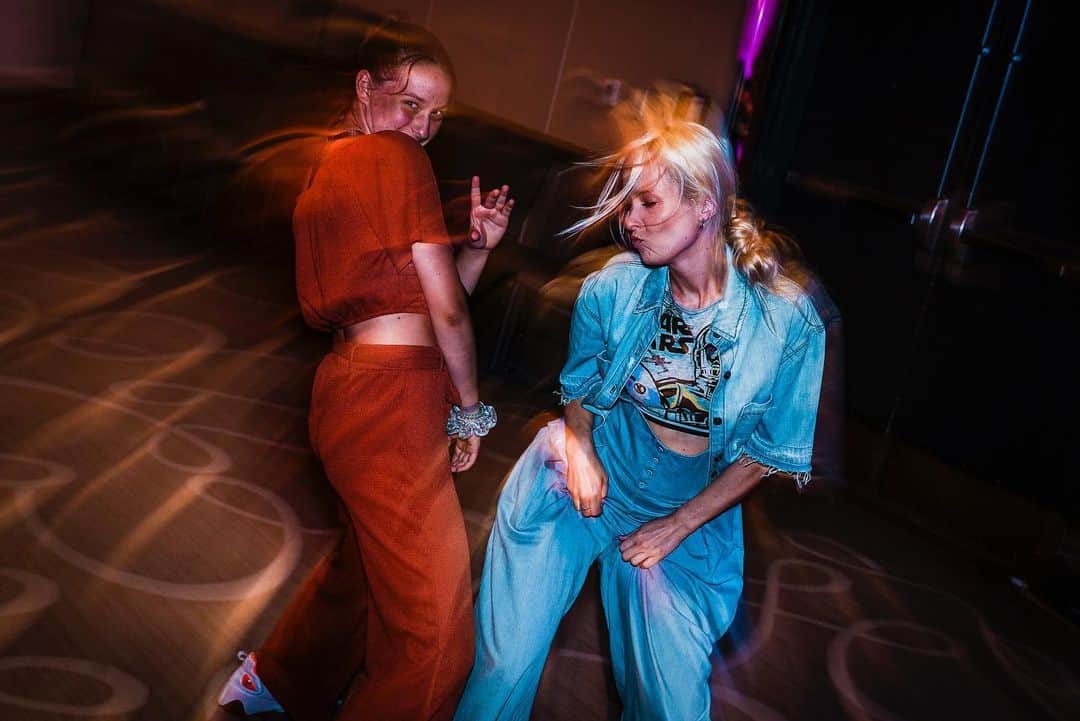 Nika Kljunのインスタグラム：「Work hard, play hard? 🤪 #VivaLaNika . Even tho my jazz funk/hip hop intensive was in July, I’m still thinking about all the beautiful memories that’s been made that week. So truly thankful for everyone that’s been training closely with me. 🙏🏼 Ahh, we had FUN! Partying at #dancerpalooza is always 🔥🧨 . @jumpdance , see u soon! Season #jumptour 2019/2020 starting end of September! #exciting 🕺🏽 . 📸 @jesseballantyne . #nightfun #partykids #dancerslife #longbeach #caliliving #jumpdance」