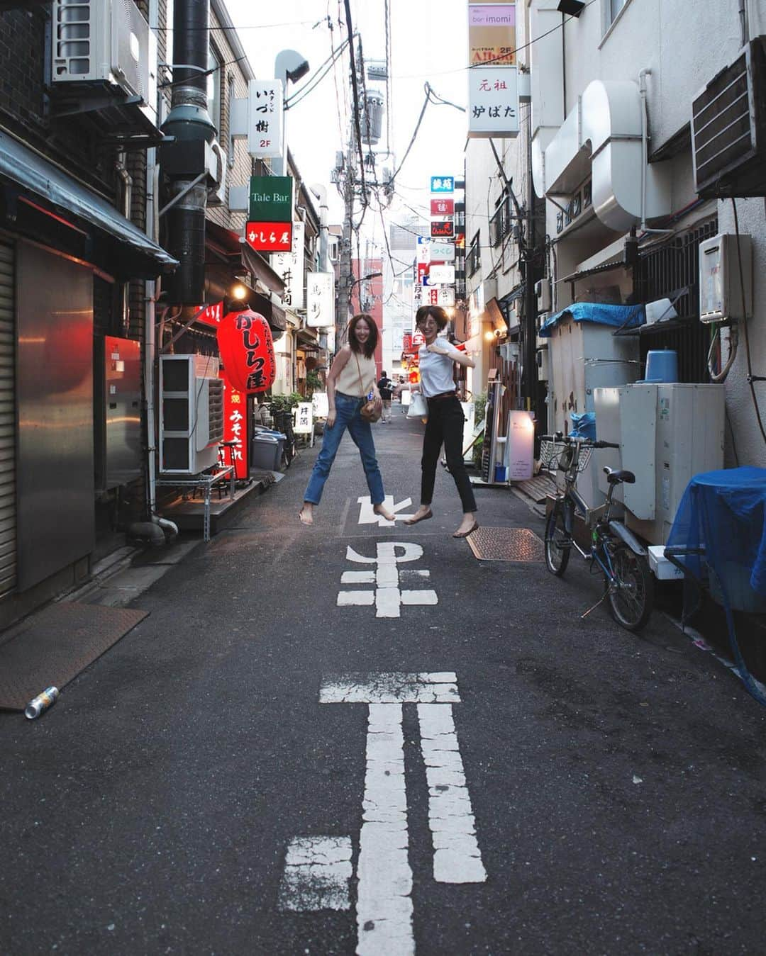 鹿沼憂妃さんのインスタグラム写真 - (鹿沼憂妃Instagram)「ズッ友 in 新橋✨ izuたんとはしこが本格的なカメラで いっぱい写真撮ってくれたよ🥺♥️ だからなにから載せようか迷いすぎて なかなか更新できなかった🥺（言い訳） あ、最後の写真はアプリでフル加工で撮った #イズ鹿 です🥰笑 はしことの写真は載せれるまともなのなかった〜笑 もう出会って何年目かね…2人ともいつもありがと💓」8月29日 16時14分 - shika_0225