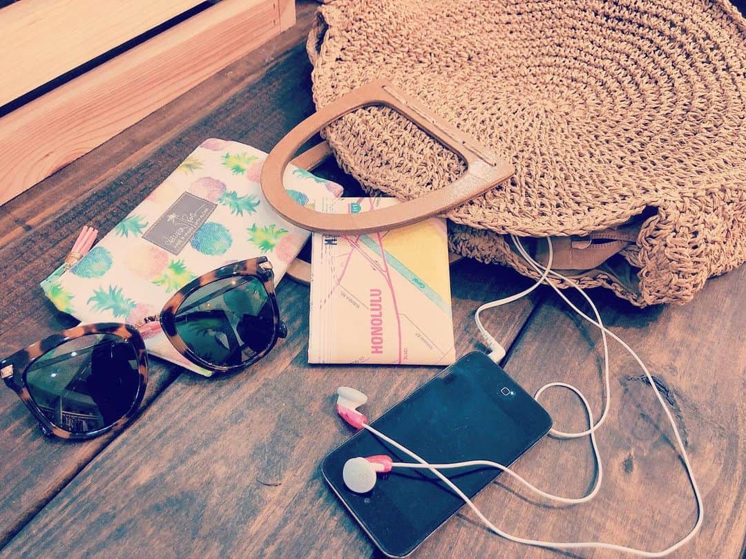 のインスタグラム：「. . New product bag🎶 . circlestrawshoulderbag($41) . #lillyandemma #hawaii #feelaloha #vsco #vso #luckywelivehi #luckyliveinhawaii #instagood #love #happy #aloha #ハワイ #ハワイ好き #ハワイ好きな人と繋がりたい」
