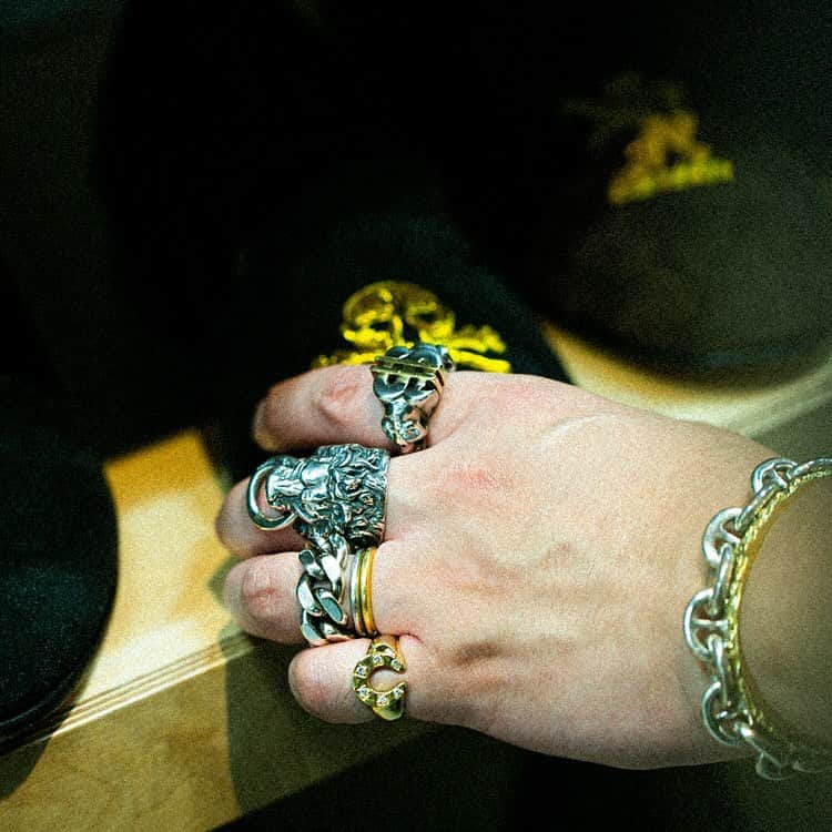 のインスタグラム：「【Rings】Crest Ring - Double Vintage Skull & $ mark（By order）/ R395R - Lion with Ring in Mouth（Arrival soon）【Bracelet】New Boat Link × New Boat Link Chain Bracelet（Exclusive item）/ 18k Y.G. Thin Cross Bangle（By order）」
