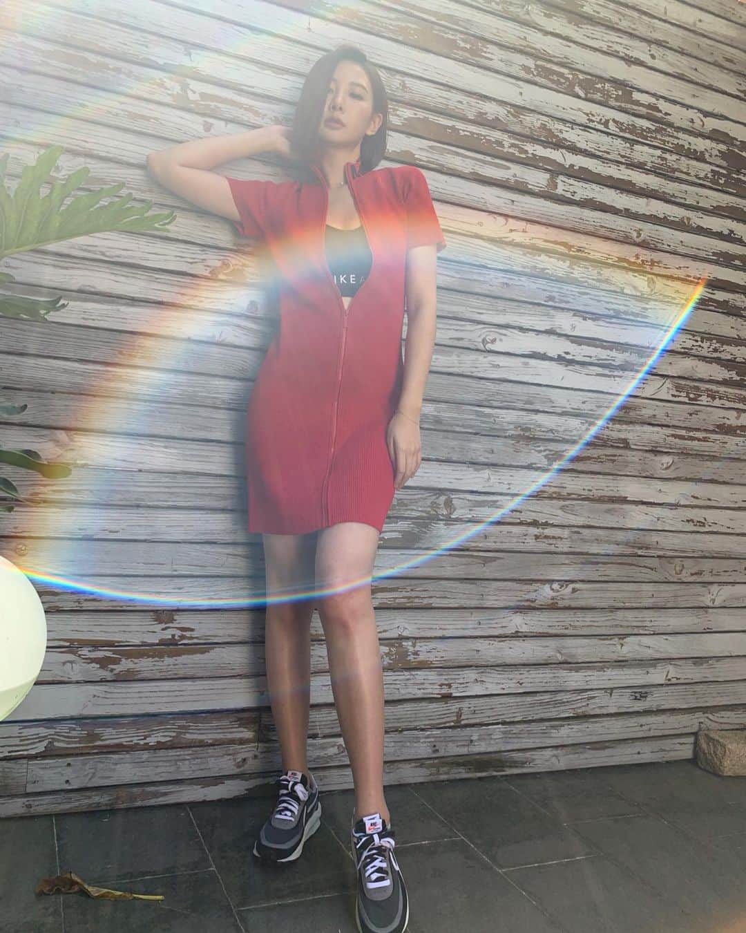 アンバー・アンさんのインスタグラム写真 - (アンバー・アンInstagram)「Me in rainbow 🌈  #michaelkors  #nike #nikeXsacai」8月29日 16時59分 - xinya_an