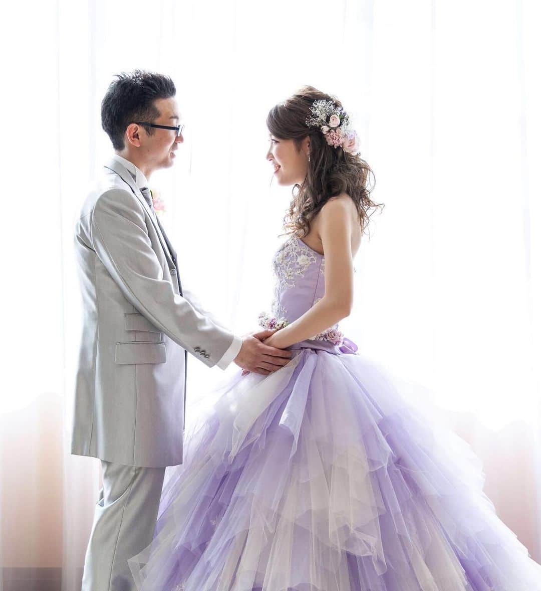 楽婚【公式】Instagramさんのインスタグラム写真 - (楽婚【公式】InstagramInstagram)「@rakukon をフォローして 『#楽婚』をつけて、 お写真の投稿大歓迎♡ 公式IGでリグラムされるかも！？ . ♥楽婚の先輩カップル  Yuuji & Ayumi  会場：#ホテル日航大阪 >https://www.rakukon.com/couple/yuuji-ayumi20190421/ . 花嫁様のドレス姿は本当に綺麗！ ゲストの皆様の愛が詰まった ウェディングツリー＊* 幸せのおすそわけのブーケプルズは 大変盛りでした♡ .  Webでご予約はTOPのURLより♡ ⇒@rakukon . #楽婚 #rakukon #ベストブライダル #wedding #ウェディング #フォトウェディング #プレ花嫁 #卒花 #日本中のプレ花嫁さんと繋がりたい #プラコレ #marryxoxo #ウエディングニュース #花嫁 #卒花嫁 #2019年春婚 #2019年夏婚 #2019年冬婚 #結婚式準備 #weddingdress #ウェディングドレス #チャペル挙式 #カラードレス」8月29日 17時14分 - rakukon