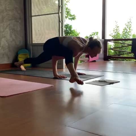 のインスタグラム：「Going to miss this training, but have lots of fun things to work on when I get back home! 🤸🏼‍♂️」