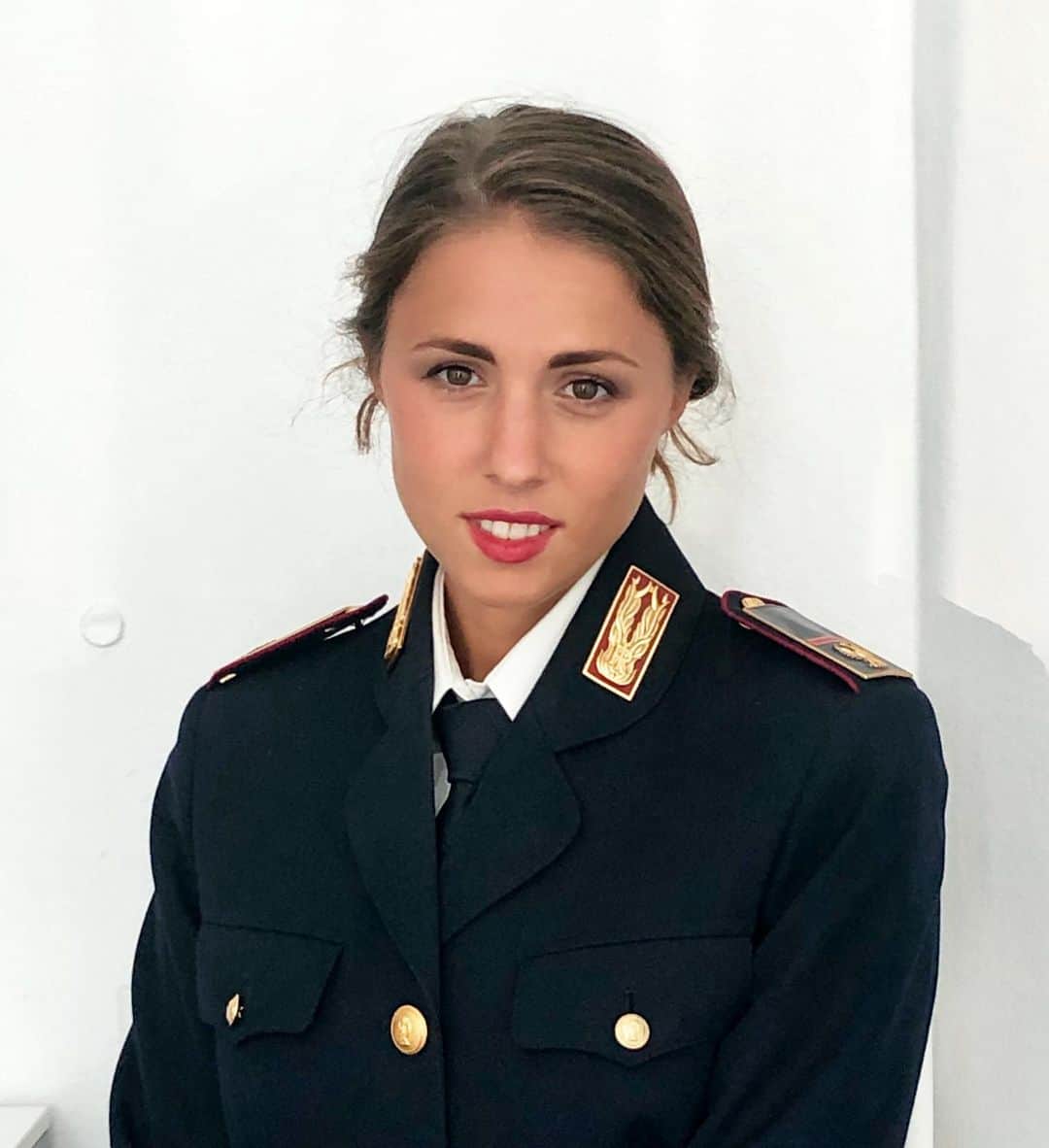 のインスタグラム：「Agente scelto Bressanutti 👩🏽‍✈️ 💁🏽‍♀️😁 #poliziadistato #poliziotta #policewoman #work」