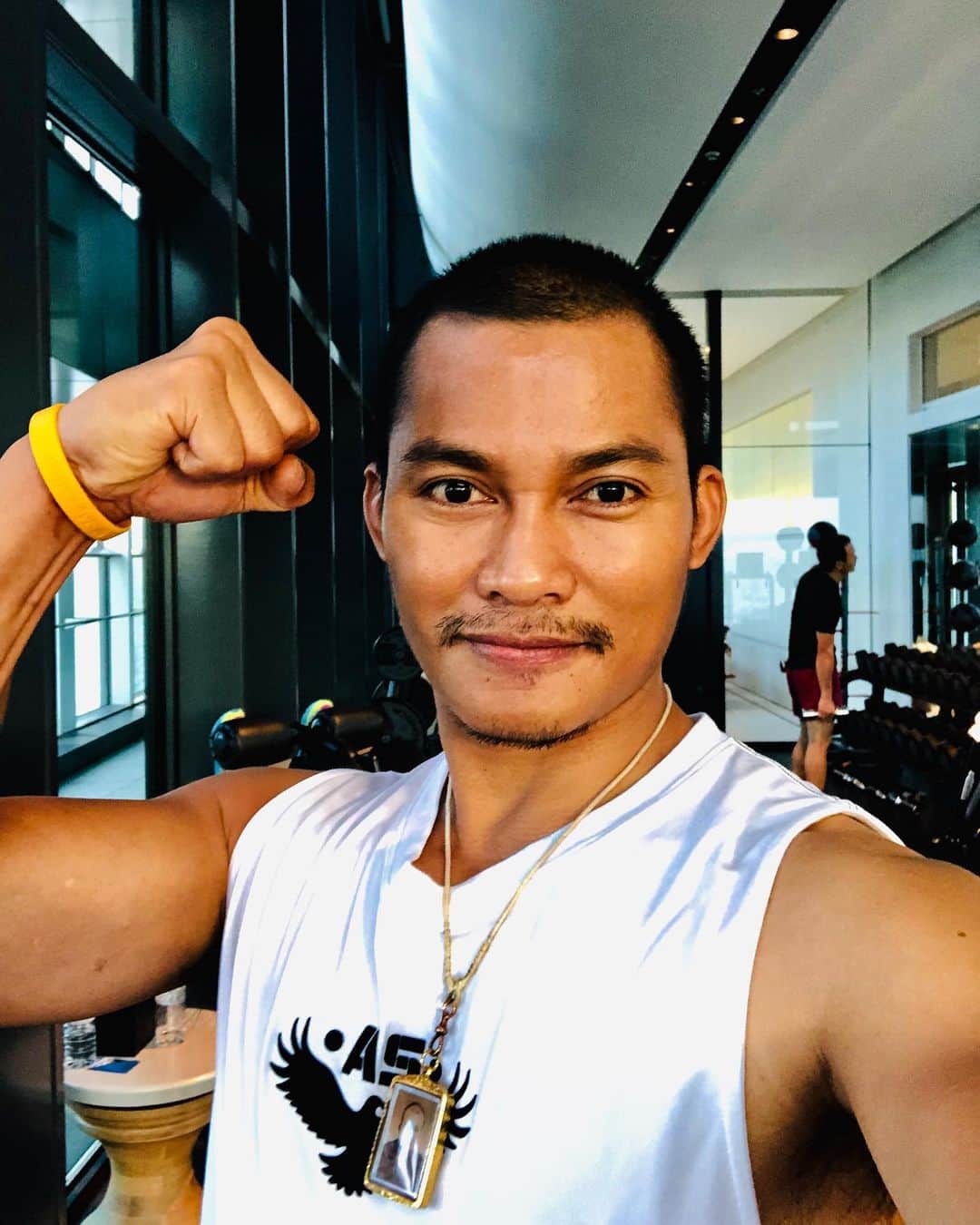 トニー・ジャーのインスタグラム：「Keep strong .!!!」