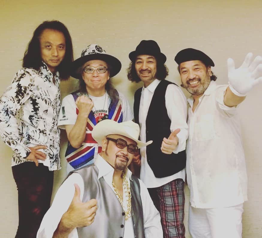 島田昌典のインスタグラム：「謎のバンド、Disco Trippers で京都でライブやってきました。 しかし濃ゆいメンバー(自分も含め)笑、往年のdisco tune をプレイ、楽しい時間でした！」