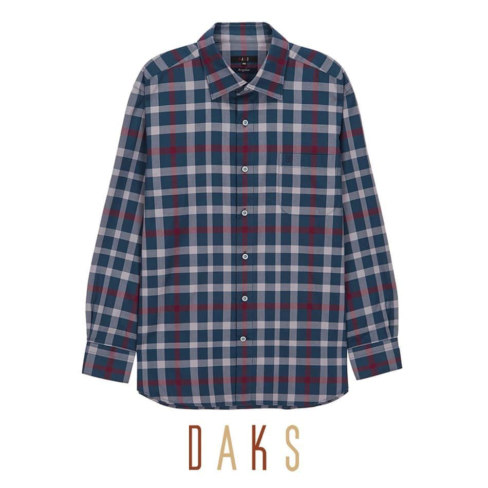 DAKS Koreaさんのインスタグラム写真 - (DAKS KoreaInstagram)「• DAKS Men  닥스의 시그니처 체크가 돋보이는 긴팔 캐주얼 셔츠 입니다. 다양한 컬러를 더한 체크 패턴이 어우러져 클래식한 느낌을 줍니다. 면 100% 소재로 가볍고 부드러운 터치감은 물론 카라 키퍼를 사용해 형태와 내구성이 우수합니다.  블루 체크 면 긴팔캐주얼셔츠 #DMSH9D303B2  #닥스 #DAKS #셔츠 #데일리룩 #추석선물」8月29日 17時52分 - dakskorea_accessories