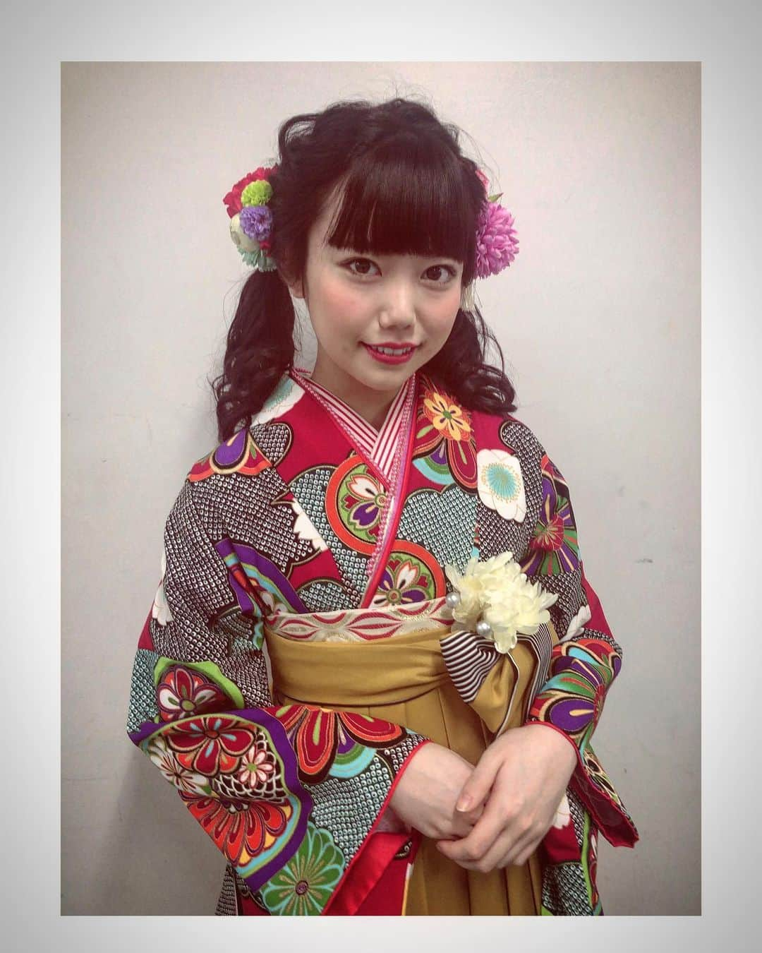 長久玲奈さんのインスタグラム写真 - (長久玲奈Instagram)「関西コレクションで、初めて袴を着ました🥺♥️ 色鮮やかで可愛い！  #さがの館  #関西コレクション  #袴」8月29日 18時01分 - kurena_0511