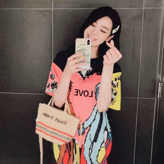 リジ のインスタグラム：「😊」