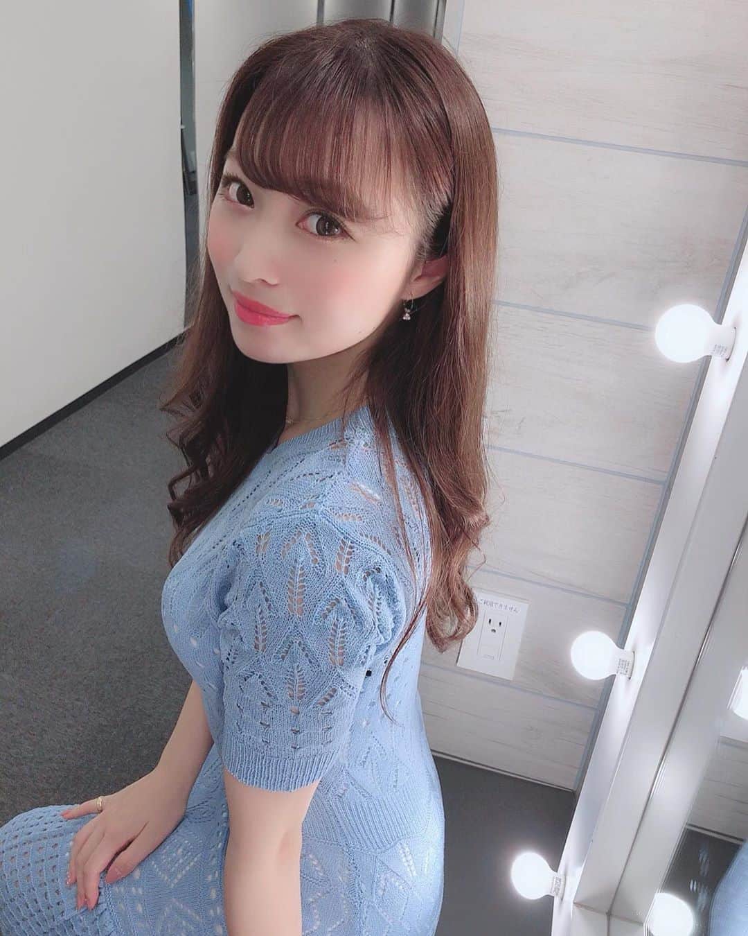 のインスタグラム：「. もうすぐ夏が終わる〜🥺💕. 今日は暑い日だったね🏖💕. @selectshop.brillant のニットワンピ💙. #ワンピース #ワンピースコーデ #selectshop #brillant #ootd #coordinate #오오티디 #패션 #옷스타그램 #instalove #🏖」