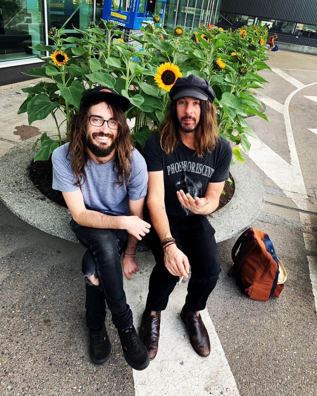 コートニー・バーネットのインスタグラム：「🌻🌻🌻」