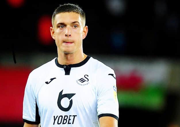 クリストファー・ピーターソンのインスタグラム：「Fantastic performance from the whole team yesterday. On a personal note felt great to score my first goal for the Swans. Big thanks to the Jacks Army for the mad support. #yjb」