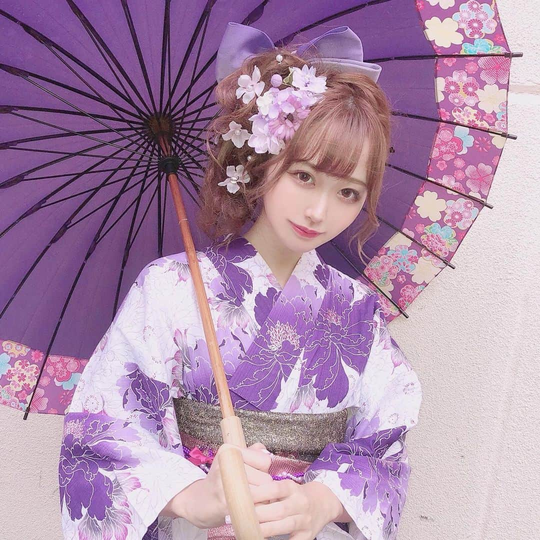 さきぼんさんのインスタグラム写真 - (さきぼんInstagram)「さわだ屋さん( @asakusa_sawadaya ) 💜 この日は雨が降ってたの。 ． . #双子 #双子コーデ #江戸東京夜市 #summervacation #お祭り #祭 #浴衣 #さわだ屋 #sawadaya #さわだ屋浴衣 #浅草 #浅草レンタル着物 #浴衣レンタル #着物レンタル  #キティ #ハローキティ #hellokitty #サンリオ #sanrio #summer #japan #神田明神 #お面 #御茶ノ水 #ゆゆぼん🍒  #さきぼん着物」8月29日 19時07分 - sakibon69