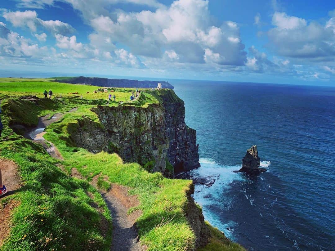 サーシャ・コーエンさんのインスタグラム写真 - (サーシャ・コーエンInstagram)「Ireland... you’re stunning. 🇮🇪🙌🏻#CliffsOfMoher #Ireland #Nature is #Everything #wanderlust」8月29日 19時12分 - sashacohennyc