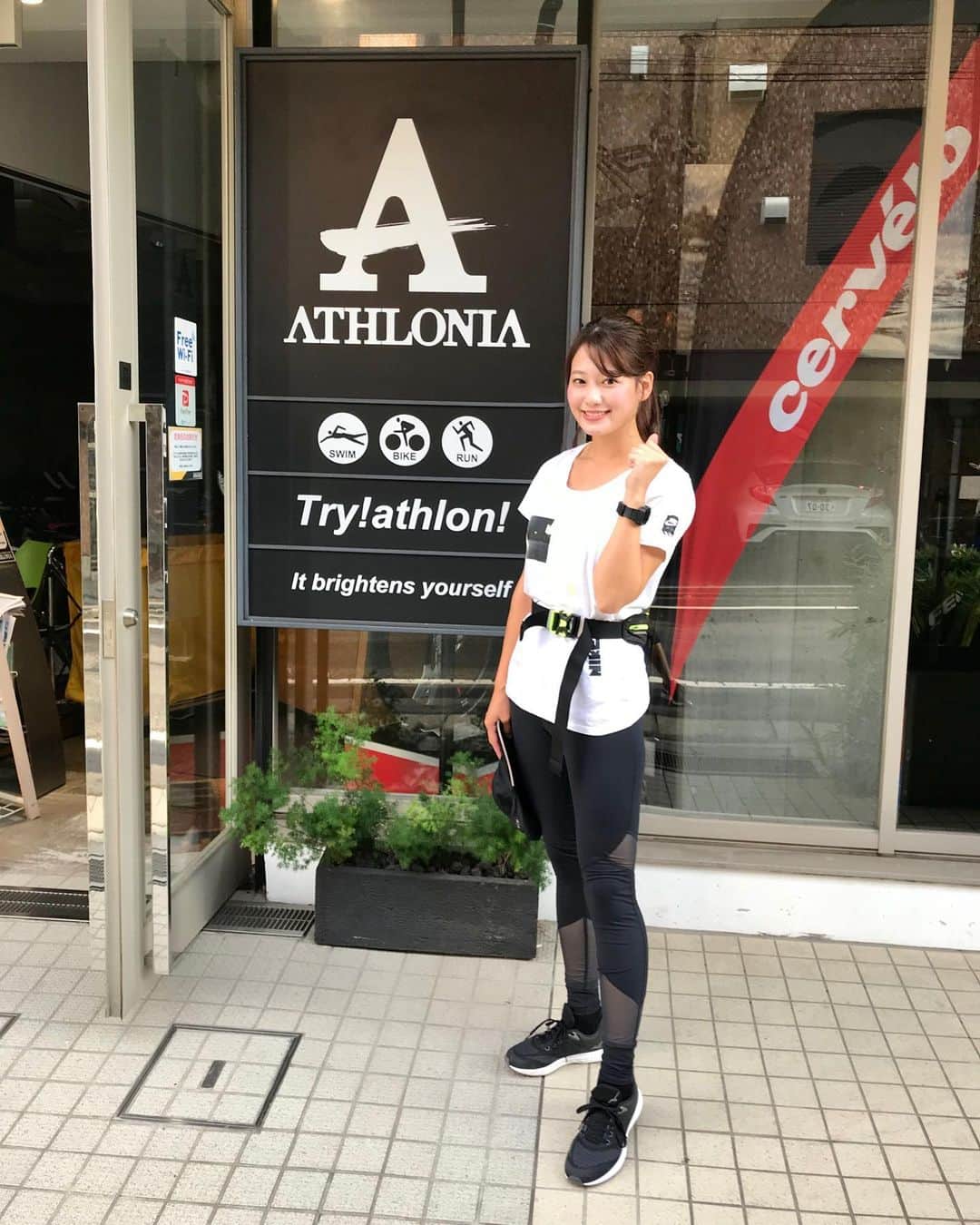 のインスタグラム：「. 一昨日リリースされました🥳💕 . 9/22(日)千葉県一宮海岸周辺で開催される 『九十九里トライアスロン』に、  ゴールドスポンサー 株式会社CHINTAI 『チームCHINTAI2019』のランで 出場する事となりました🏃‍♀️！！ . . ここ最近ずっと走っていたのはこのためです。 日本で最大規模のトライアスロン大会に 地元千葉代表として当日走ります！ ぜひ皆さん応援に来てください⚐⚐ アナウンサーとしてこの大会に出場するのですが、 今まではインタビューする側で 選手側は初めてのこと💦 ドキドキしてます💕 あと１ヶ月トレーニング頑張ります😊✌️ . .  スイム #福田麻衣 さん ラン #須貝茉彩  バイク #小島嵩弘 さん #九十九里トライアスロン  #トライアスロントレーニング  #ランニング女子 #タレントチーム #ミズノで女子ラン #アスロニアランセッション#99t」