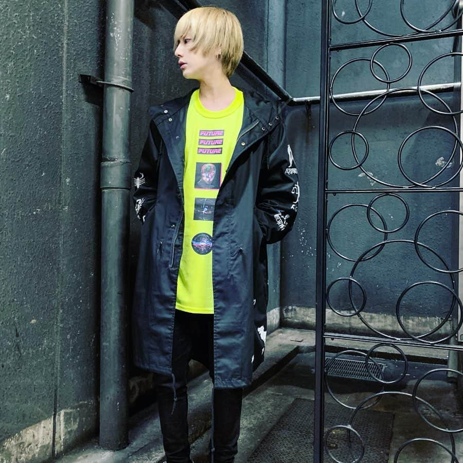 ゆーちゃそ王子さんのインスタグラム写真 - (ゆーちゃそ王子Instagram)「Zodiac Long Sleeve T x Zodiac Coat🐥🖤 ・ ・ ・ ・ ・ ・ ・ ・ ・ #milkboy #ミルクボーイ #秋冬コーデ #ファッション #コーデ #東京スタイル #ootd #fashion #tokyostyle #instafashion #love #likeforlikes #likeforfollow」8月29日 19時22分 - yuchaso_prince