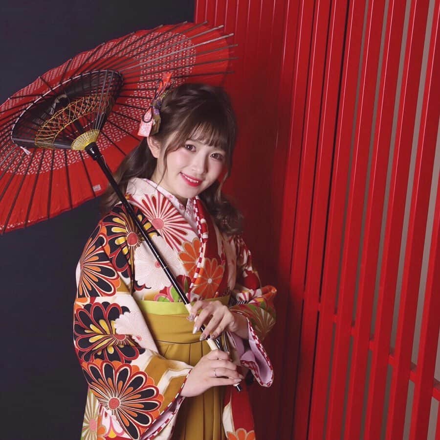 青木菜花のインスタグラム：「.﻿ .﻿ 今日はさがの館さん @furisode_saganokan で撮影でした🌷﻿ ﻿ 色々な着物きれて楽しかった🥰﻿ .﻿ .﻿ #さがの館 #成人式 #成人式振袖 #成人式振袖レンタル #成人式コーデ #振袖 #振袖レンタル #振袖女子 #袴振袖コーデ #振袖ヘア #撮影 #振袖撮影 #なのかじ #instalike #instagood #l4l」