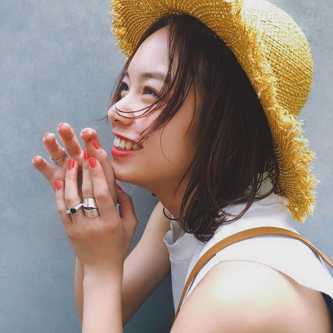 福地夏未さんのインスタグラム写真 - (福地夏未Instagram)「☀️ 旅行に行く前にすっきりさっぱり！ ヘアカットしてもらいました✔️ 安定のはるしゃん！ いつもわがままな要望に応えてくれてありがとう〜！ かれこれ8年目の仲、、！❤︎ 今回すごくお気に入りっ！ _ #loness_hair #haircut」8月29日 19時35分 - natsuminmin19