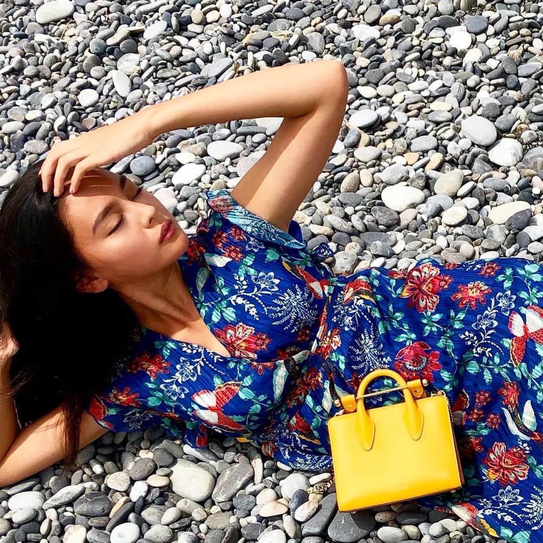 のインスタグラム：「Finest handcraft bag by @strathberry 💛 💛 #strathberry #kumano #beautiful #ocean #yellow #peace #happy #mieprefecture #三重県 #熊野」