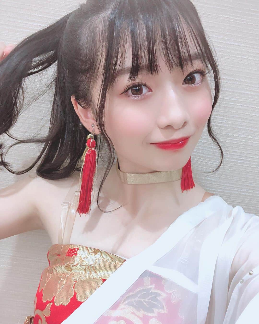 涼本理央那のインスタグラム：「﻿ ﻿ ぽに〜て〜る〜👱‍♀️❤️﻿ ﻿ ﻿ ﻿ 久々の着物衣装〜👘！！﻿ ベスト3でこの衣装すき！！！！笑﻿ ﻿ ﻿ #LinQ #涼本理央那 #着物 #博多織 #ポニーテール #衣装 #福岡」