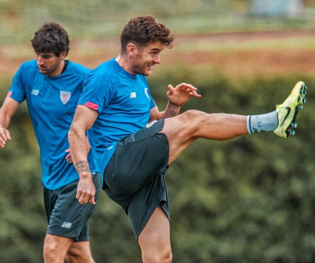 イバイ・ゴメスのインスタグラム：「¡Preparados para el derbi de mañana! 💪🏼 ¿Y vosotros/as? 😬 ¡No tengo duda de que sí! 😜 ¡Nos vemos mañana en San Mamés! 🏟  Aupa @athleticclub ! 🦁 🔴⚪️」