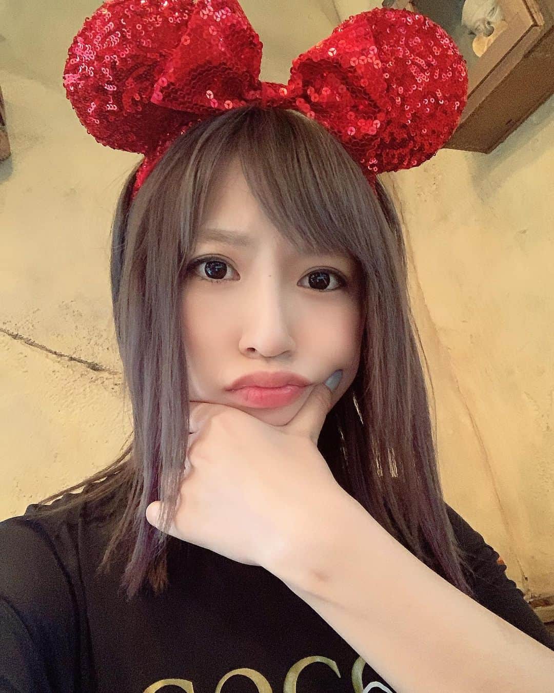のインスタグラム：「シー行ってきました🌎 また当分31歳がはしゃいでる写真が続きますがよろしくどうぞ #肉 #disneysea #ディズニーシー #年パス #年パス更新 #肉」