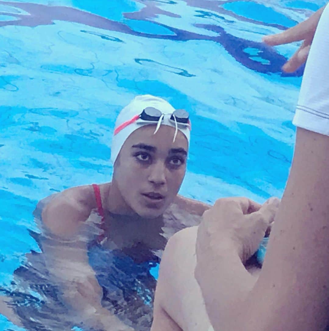 ヴィルジニー・デデューさんのインスタグラム写真 - (ヴィルジニー・デデューInstagram)「💦 #worldchampionship #youth #1st 💦 • @fina1908 #athletescomity #samorin Allez les@Girls 🇫🇷 @ffnatation  #synchrogirls #natationartisque #synchronizedswimmer #artisticswiming @natationartistique」8月30日 6時36分 - virginie_dedieuoff