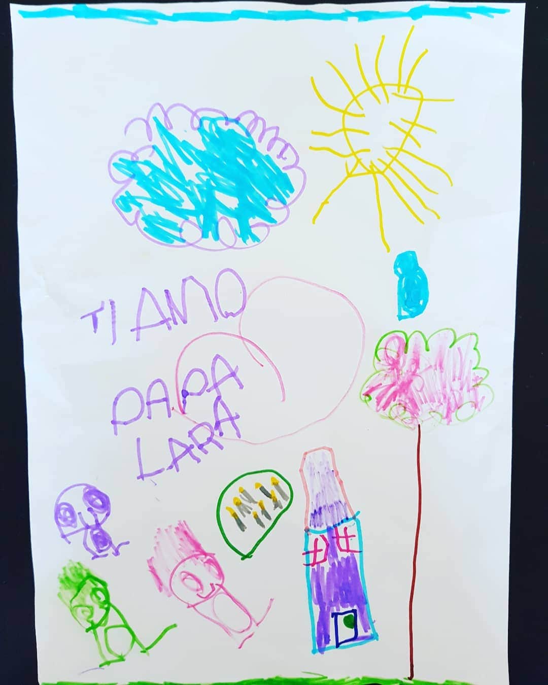 ジョアン・モンテイロのインスタグラム：「Thank you all for the wishes! I will take my favorite birthday gift with me to the bed to make sure i will have sweet dreams 👱‍♀️😘😍🍾🥂」