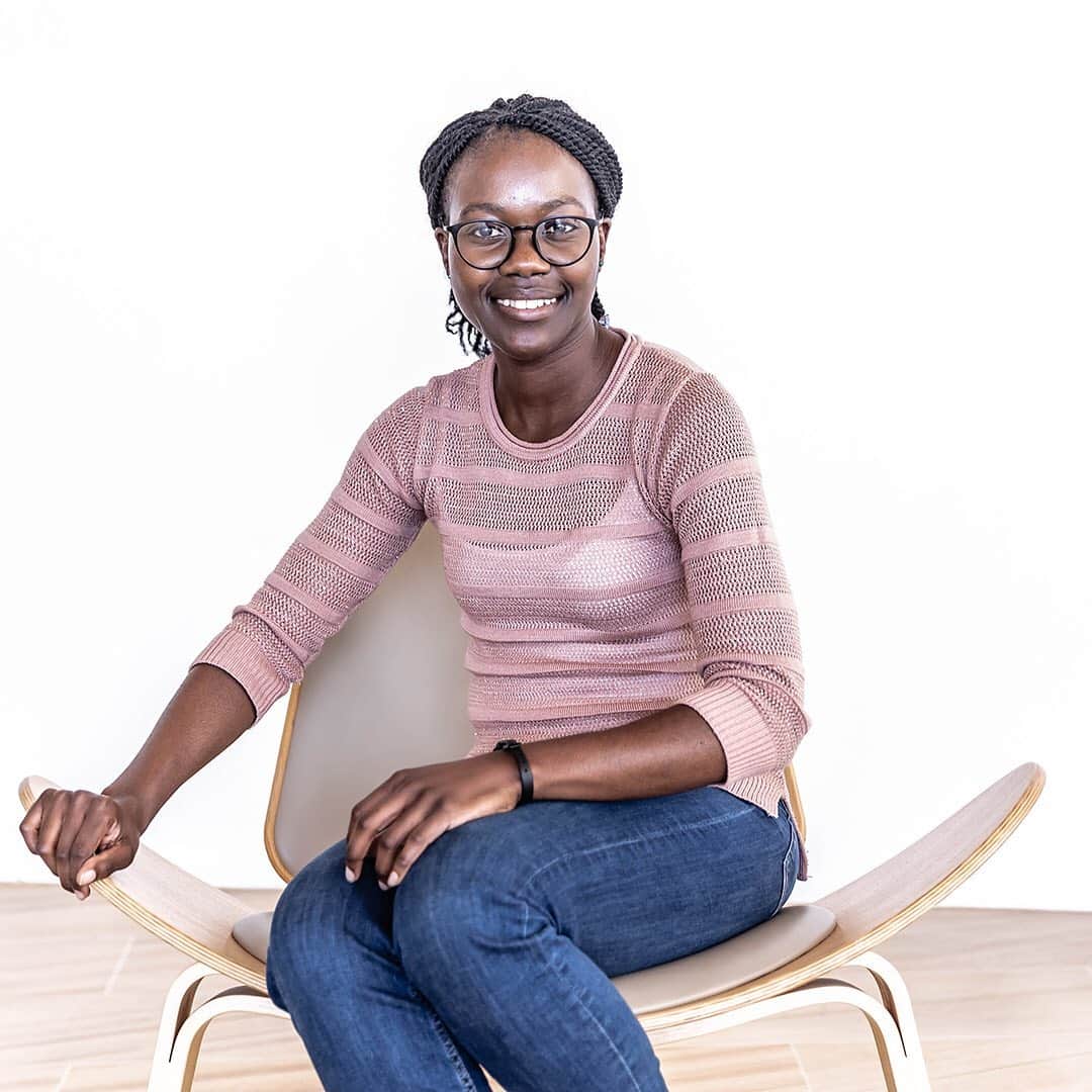 ノバルティスのインスタグラム：「“I see myself as part of a global initiative to improve health in all nations, one person at a time.” . Margaret Siyawamwaya, Next Generation Scientist from Zimbabwe 🇿🇼 . Margaret is one of 21 masters, PhD and post-doc health specialists from 14 countries undertaking a three-month internship at the Novartis campus in Basel. . The University of Basel and Novartis Next Generation Scientist Program aims to accelerate drug discovery and clinical research around the world. . #ReimaginingMedicine #NextGenerationScientists」