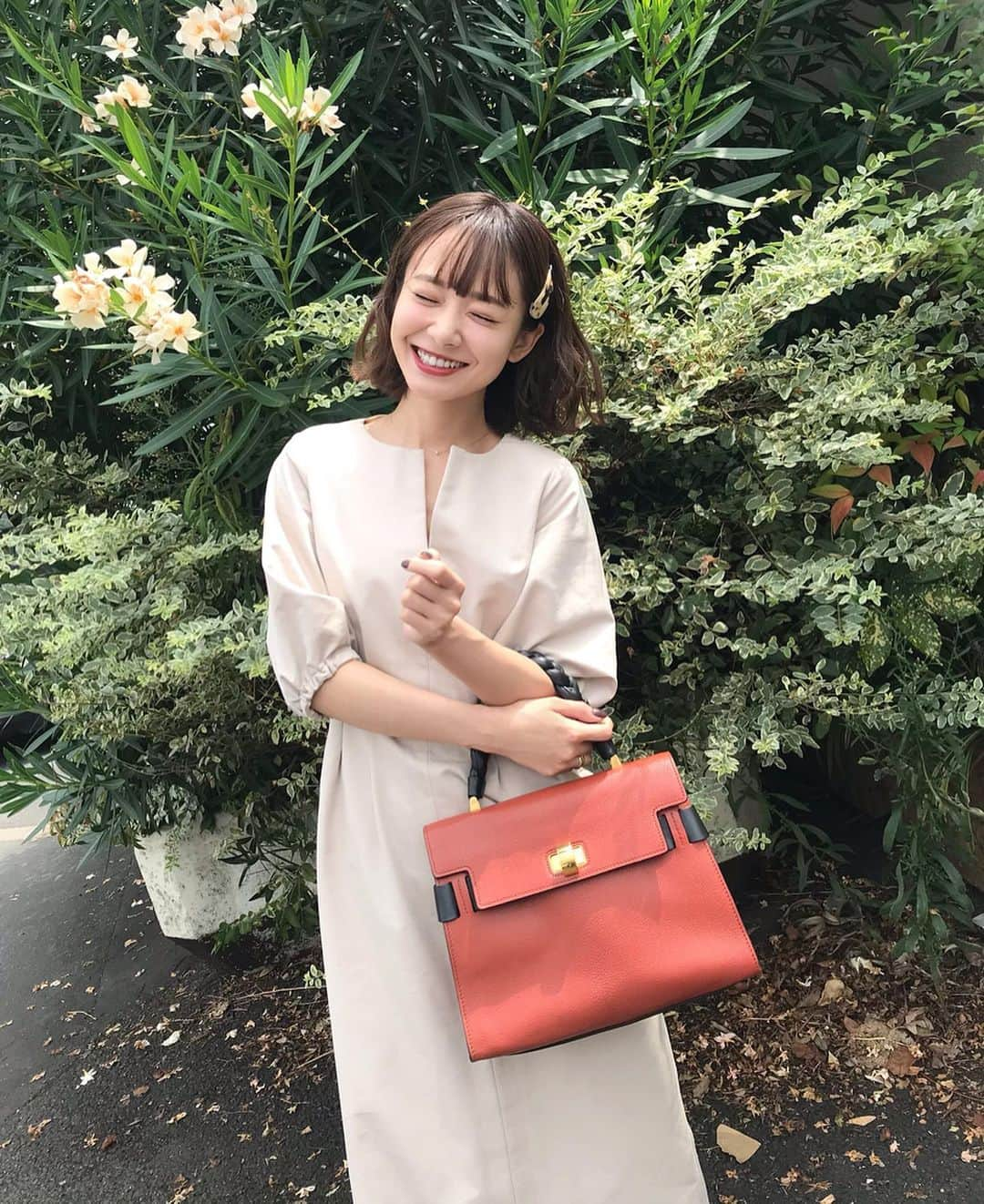 西川瑞希（みずきてぃ）さんのインスタグラム写真 - (西川瑞希（みずきてぃ）Instagram)「ミーティングディ…☺︎打ち合わせとか、大事な人と会う日とか、ちょっぴりカチッとな日にも選びたくなるワンピース @cheriemona_official ♡、 . キレイとカジュアル"どちらにでもなれる"が今の気分✨ . #cheriemona #newarrival #autumnfashion #秋コーデ #ワンピース #きれいめカジュアル」8月29日 22時49分 - mizuki_nishikawa_