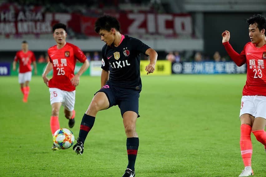 上田綺世のインスタグラム：「21歳 海外3度目のbirthday!! #鹿島アントラーズ #acl #上田綺世」