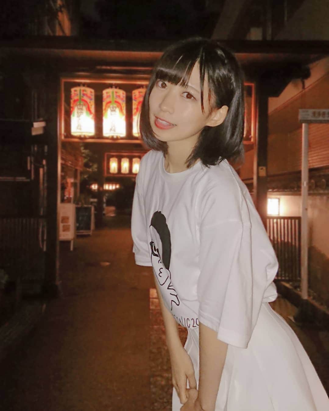 空野青空のインスタグラム：「. . 名古屋遠征お疲れ様です🏯 RAD HALL、お久しぶりすぎてエモかったなぁ。あとTOYS！歴史ですわ(´ω`)きてくれたみんな、本当にありがとうだよ。 . . 今日の二戦目は、かの有名なプロヲタクことへなぎさんのTシャツを装備したよっ！めっきゃわ👍普段着にもよさみじゃのなっ💁 . . 最近Tシャツコーデにハマりすぎててやぶぁいっ(Ｕ ∩'ᴗ'///Ｕ) . . . #Tシャツコーデ #ヲタT #オタT #オタコーデ #ボブ #ミディアムボブ #髪切った #美容院 #アフロートディル #表参道美容院 #ぱっつん前髪 #名古屋 #vsloo #aonyan #aoneko #あおにゃん #空野青空 #幸薄顔ちゃん #初号機ボディ」