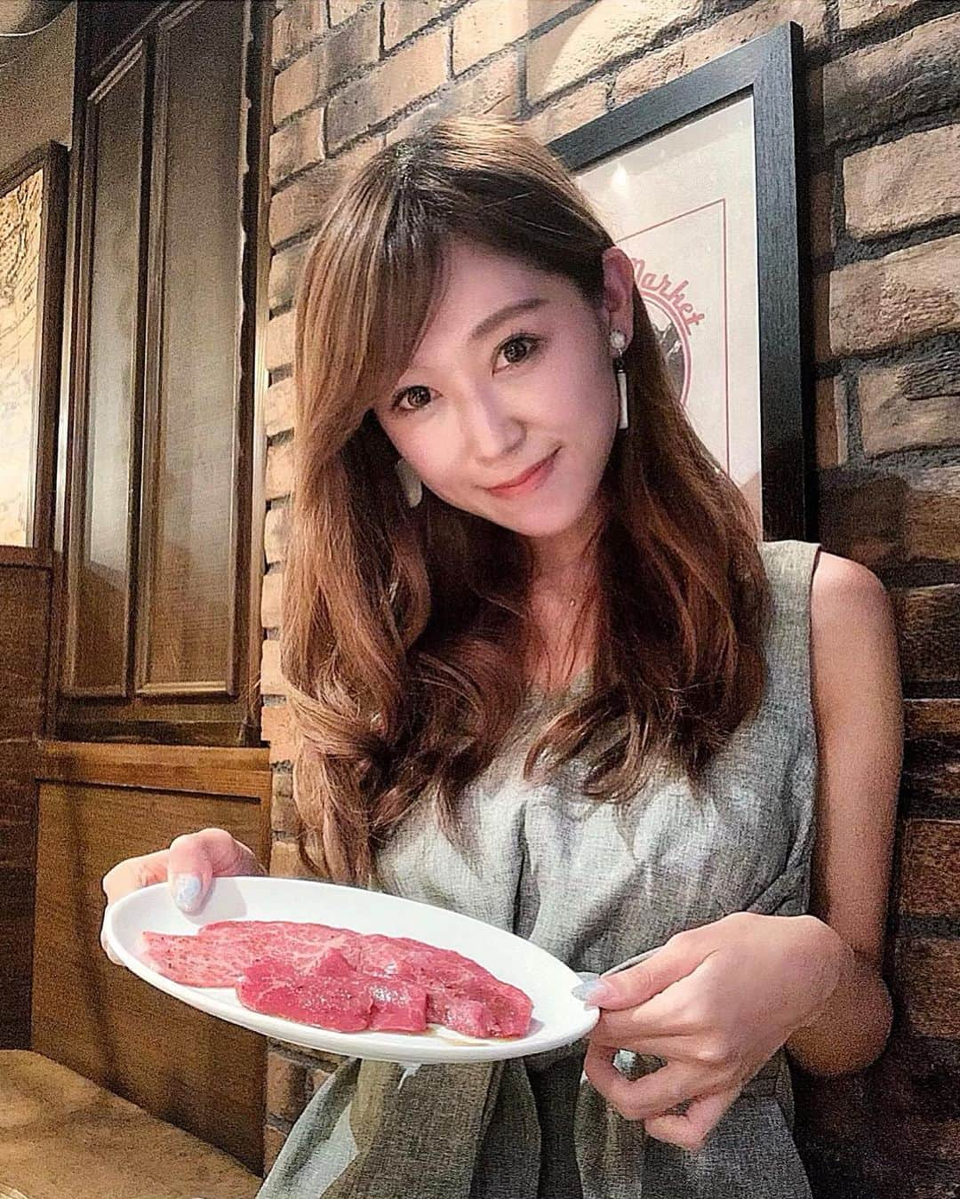 池田るりさんのインスタグラム写真 - (池田るりInstagram)「中目黒のうしごろバンビーナカルボーネで焼肉✨ ザブトンのすき焼きも上タン塩もミスジも、相変わらず全部が本当に美味しくて幸せでした😍 . そしてシメのカレーがまた最高‥😋 . 中目黒店は雰囲気もカジュアルだから行きやすいし、うしごろ系列店の中でも唯一七輪の炭火で焼肉を楽しめるお店なんだそう😊 . 美味しいお肉食べると心身ともに元気になるなぁ😍 . . @ushigoro_yakiniku #うしごろ #ushigoro #中目黒焼肉 #中目黒ディナー #うしごろバンビーナカルボーネ #うしごろバンビーナ #pr #コラボベース #すき焼き #上タン塩 #中目黒グルメ #中目黒 #焼肉 #焼肉好き」8月29日 23時17分 - ruri_ikeda